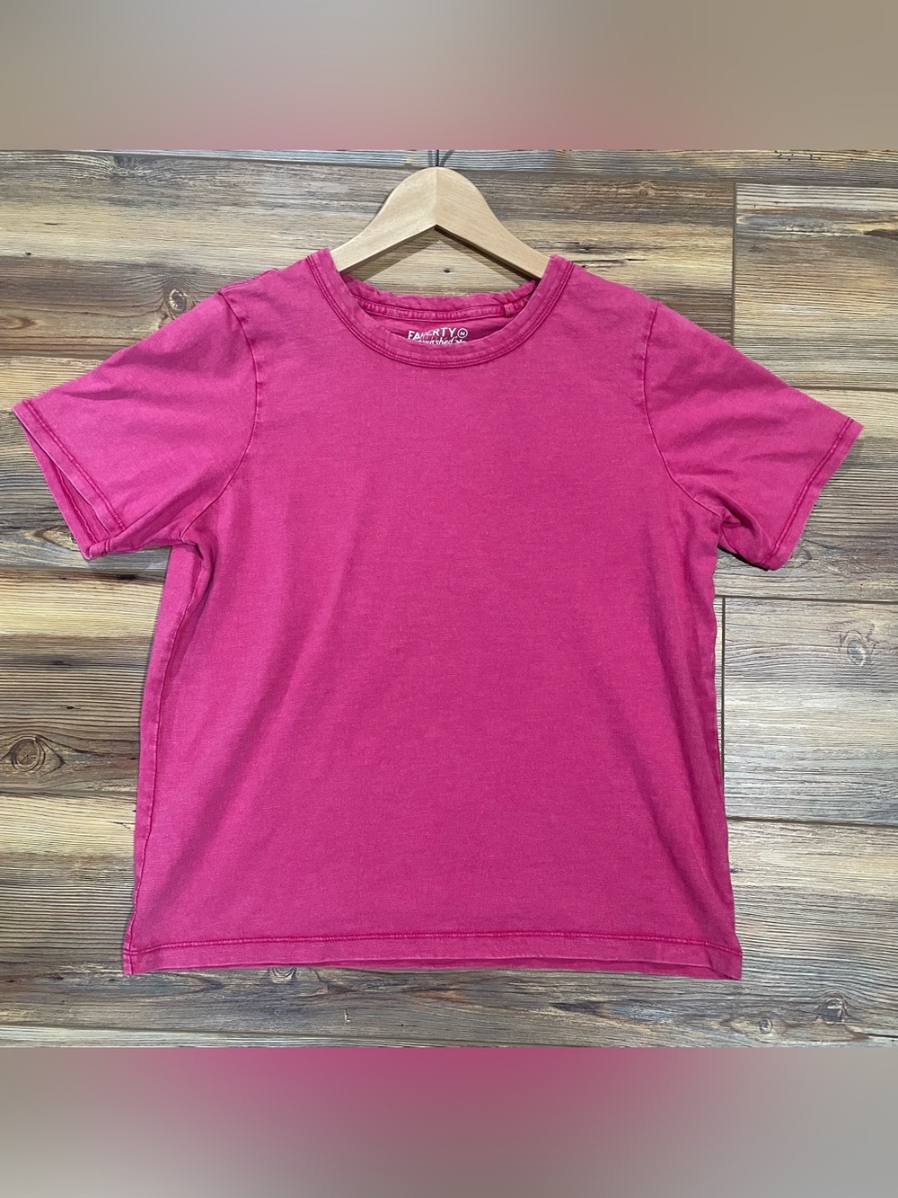 Faherty Sunwashed Organic Cotton Tee Pink Short Sleeve Crew Neck T-Shirt Medium